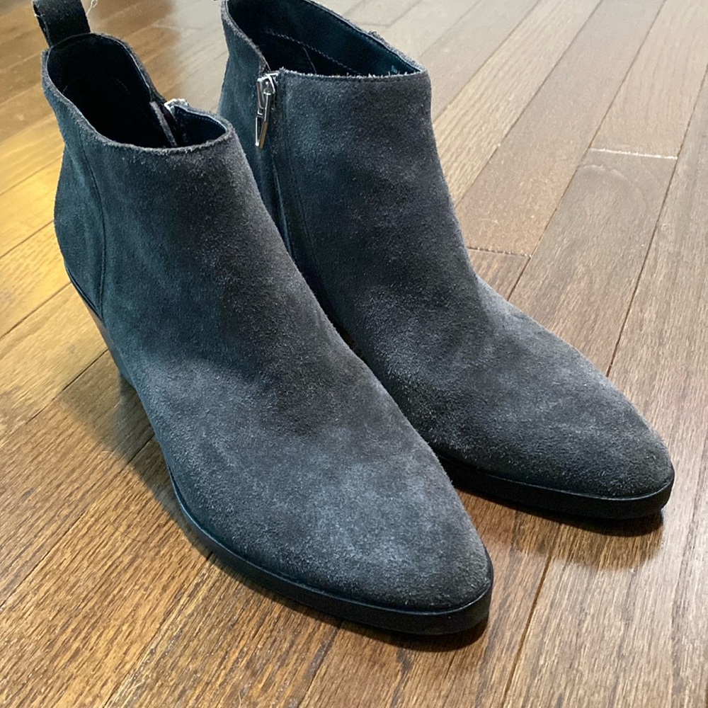Gray adorable suede booties